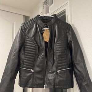 Elegant Black Leather Jacket for Women